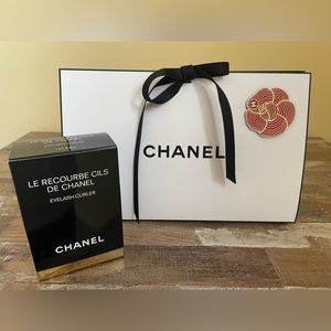 Chanel Eyelash Curler